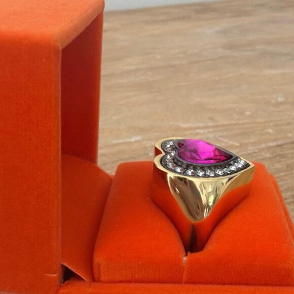 Kurt Geiger London fuchsia color NWT Heart Halo Cocktail Ring KG ring box size 7 - Picture 8 of 10